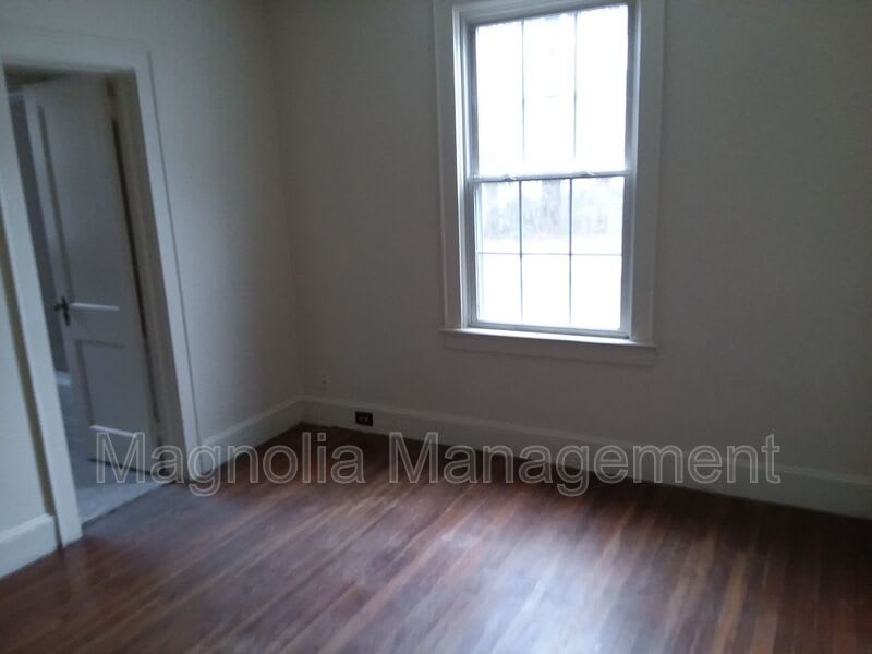 410 Young St – photo 3