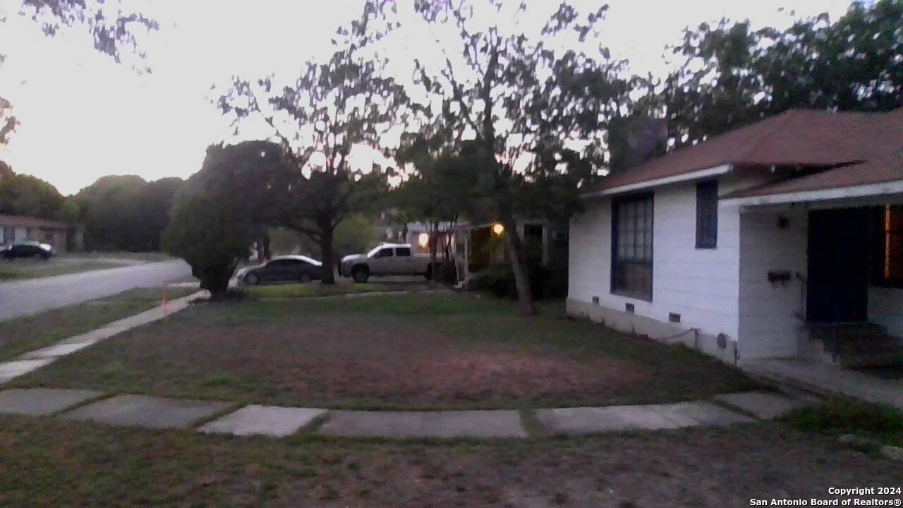 415 NORTH – photo 5