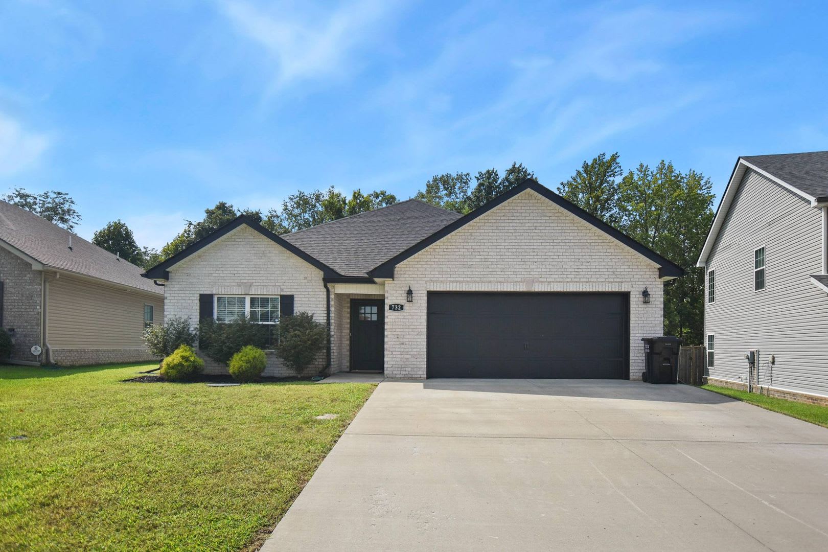 Like New Three Bedroom – photo 1