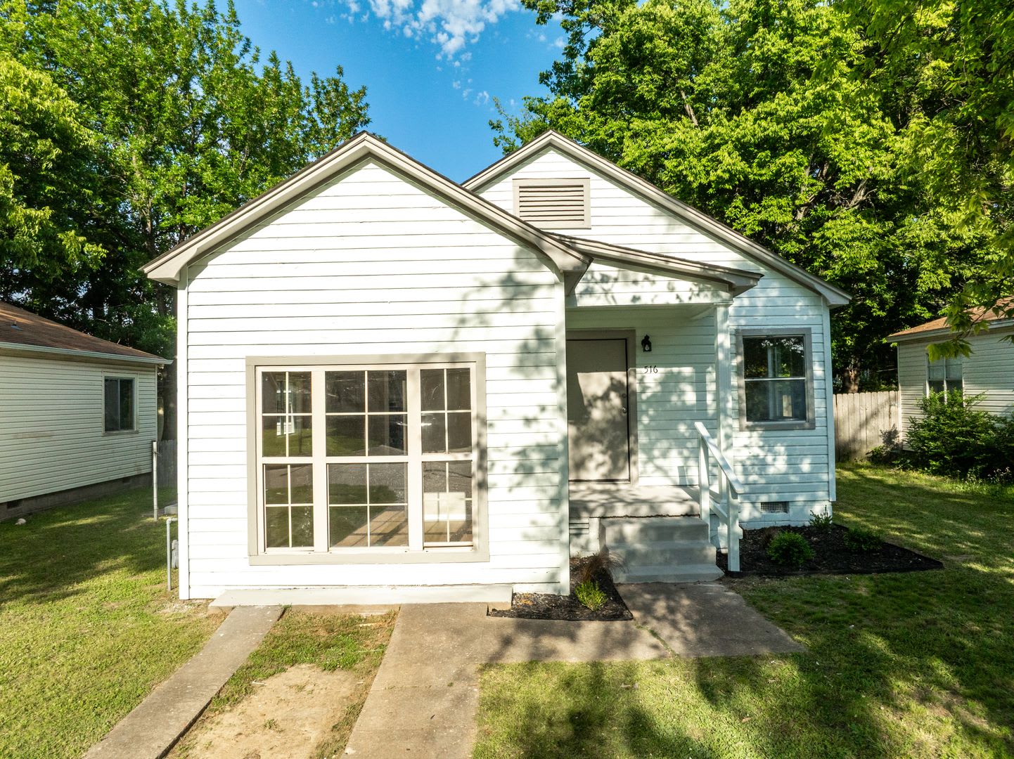 Freshly Updated 3 Bedroom House – photo 1