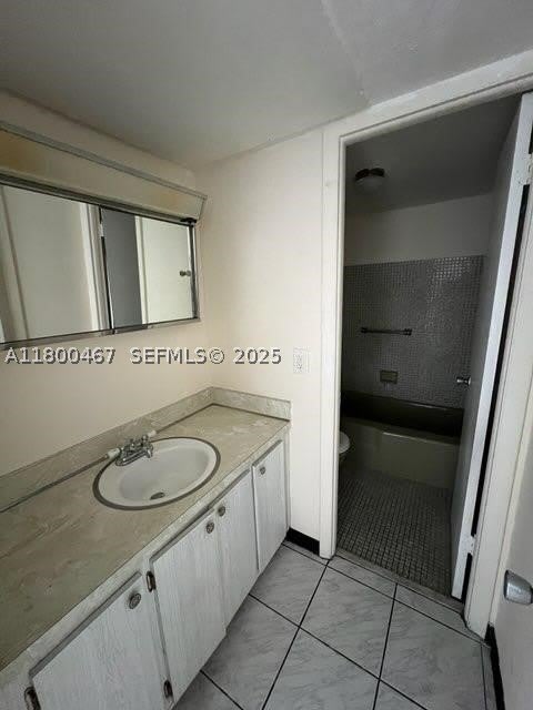 7125 Dickens Ave – photo 5