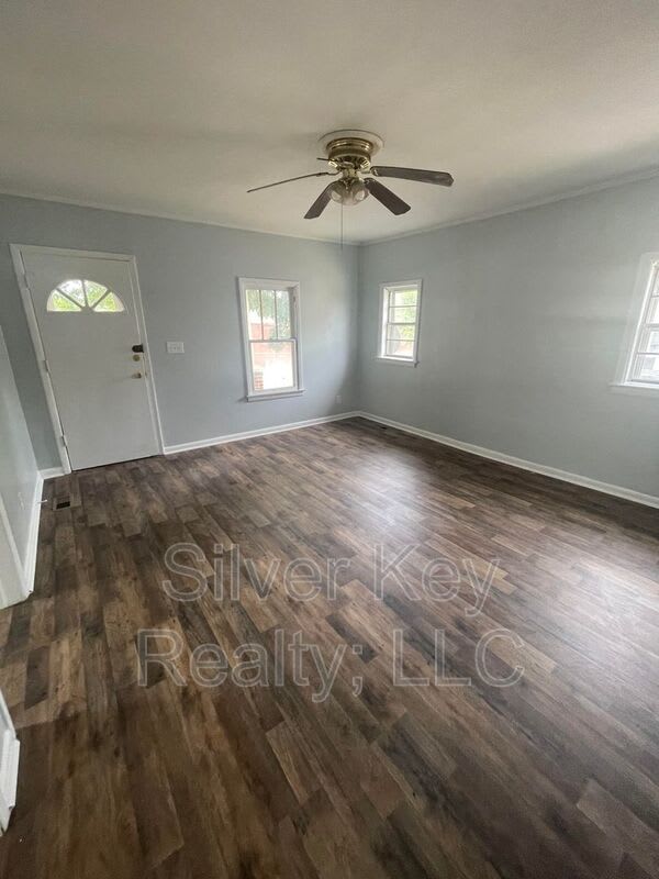 914 East Madison Avenue – photo 4