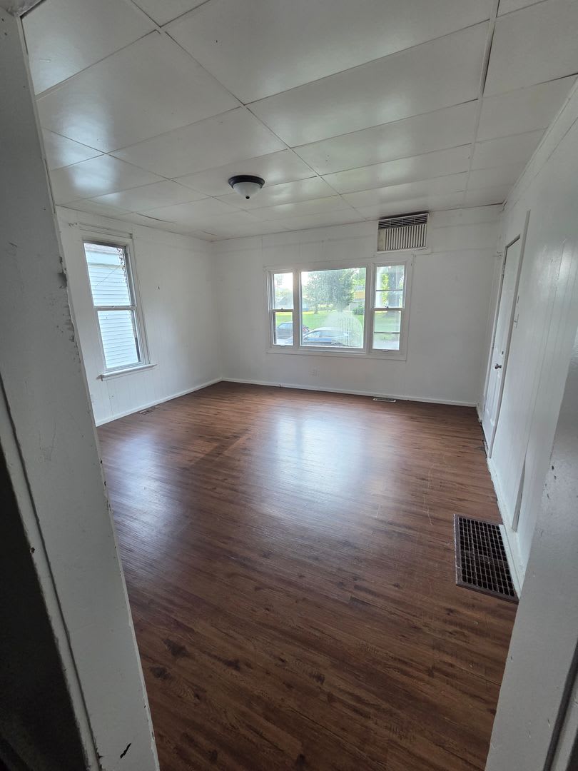 3 Bedroom 1 Bathroom 1000.00 – photo 4