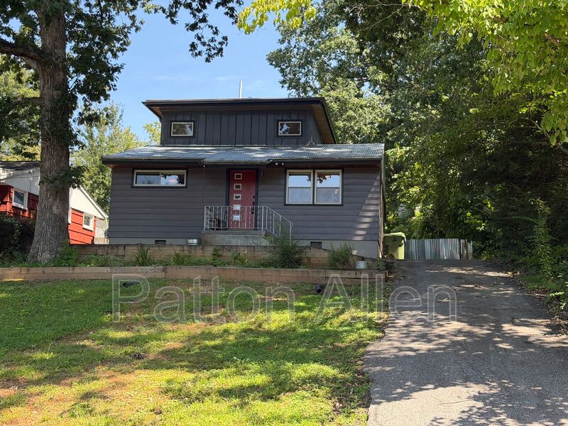 44 Broadview Ave – photo 1
