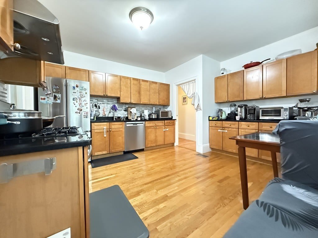 132 Middlesex Road – photo 5