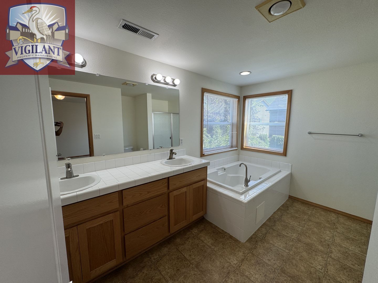 Amazing 3 bedroom home with office – photo 3
