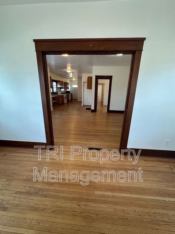 2037 8th Ave – photo 2