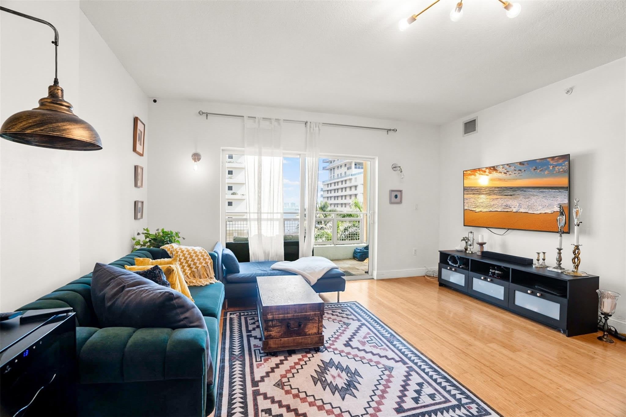 471 Ne 25Th St – photo 1