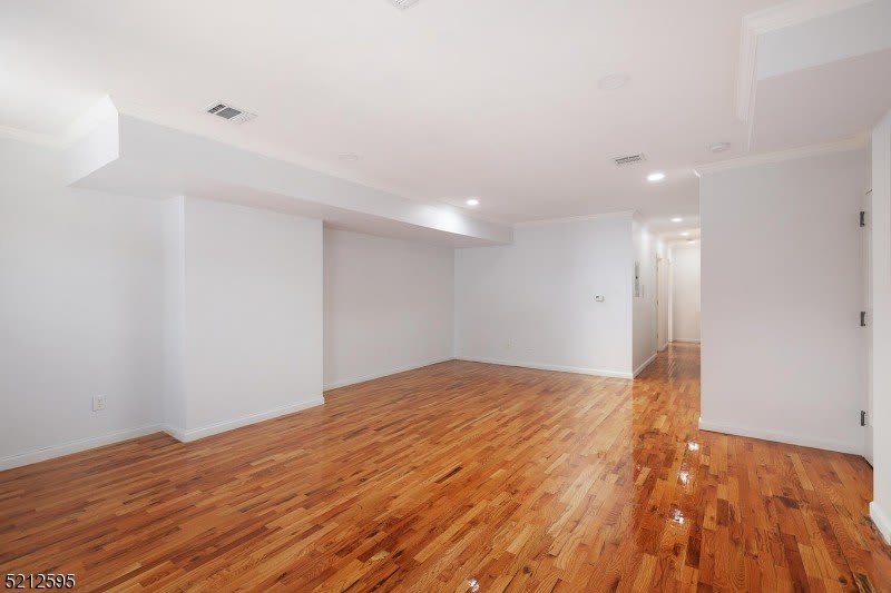 131 Armstrong Ave – photo 4
