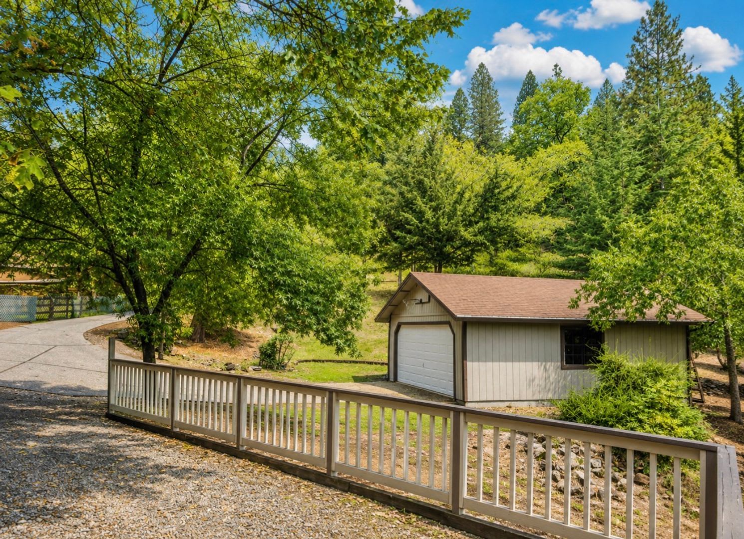 Great family home in Alta Sierra – photo 2