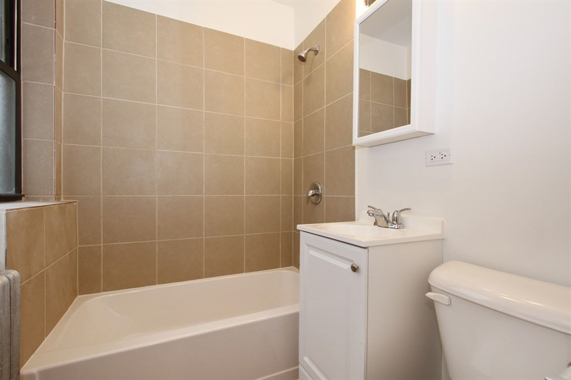 7653 S Loomis Blvd – photo 2