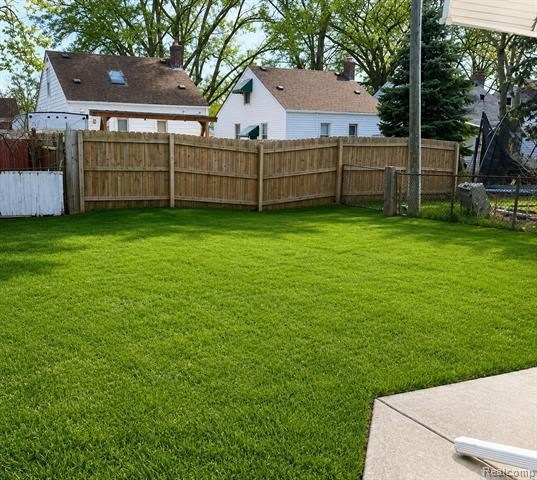 557 White Avenue – photo 3