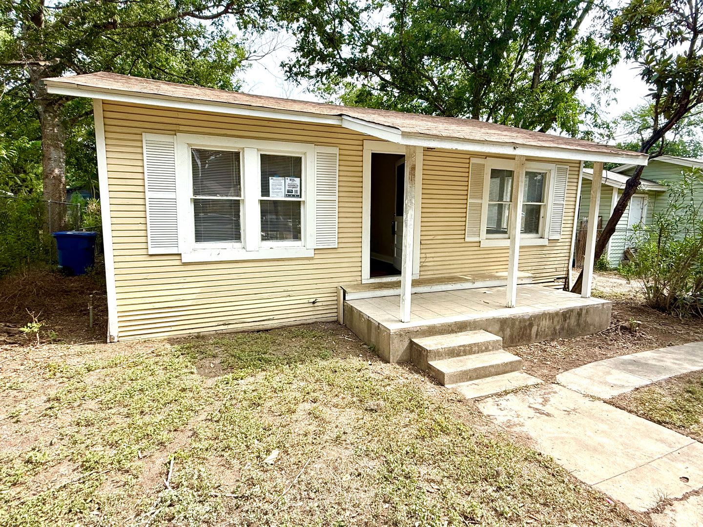 **APPLICATION RECEIVED** Charming Cottage Retreat with Fenced Yard! – photo 1