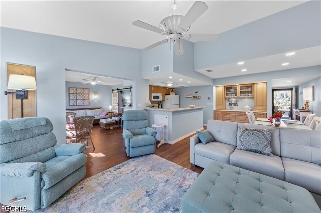 5890 Trailwinds Drive – photo 1