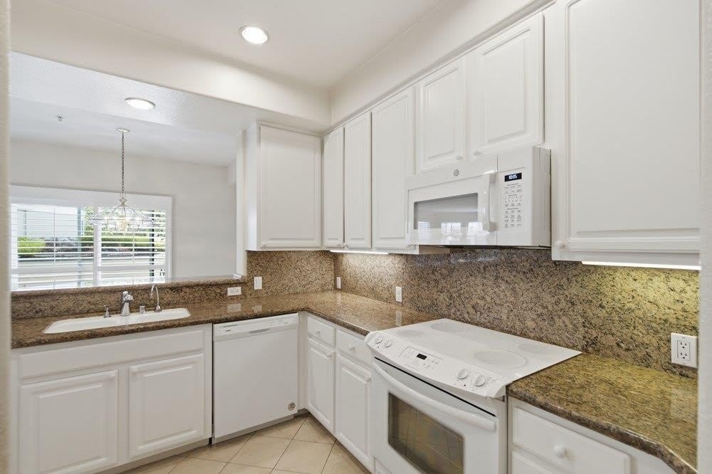 880 Meridian Bay LN 122 – photo 5