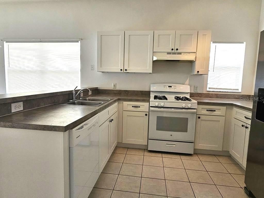 7625 CLOVELLY PARK Place – photo 3