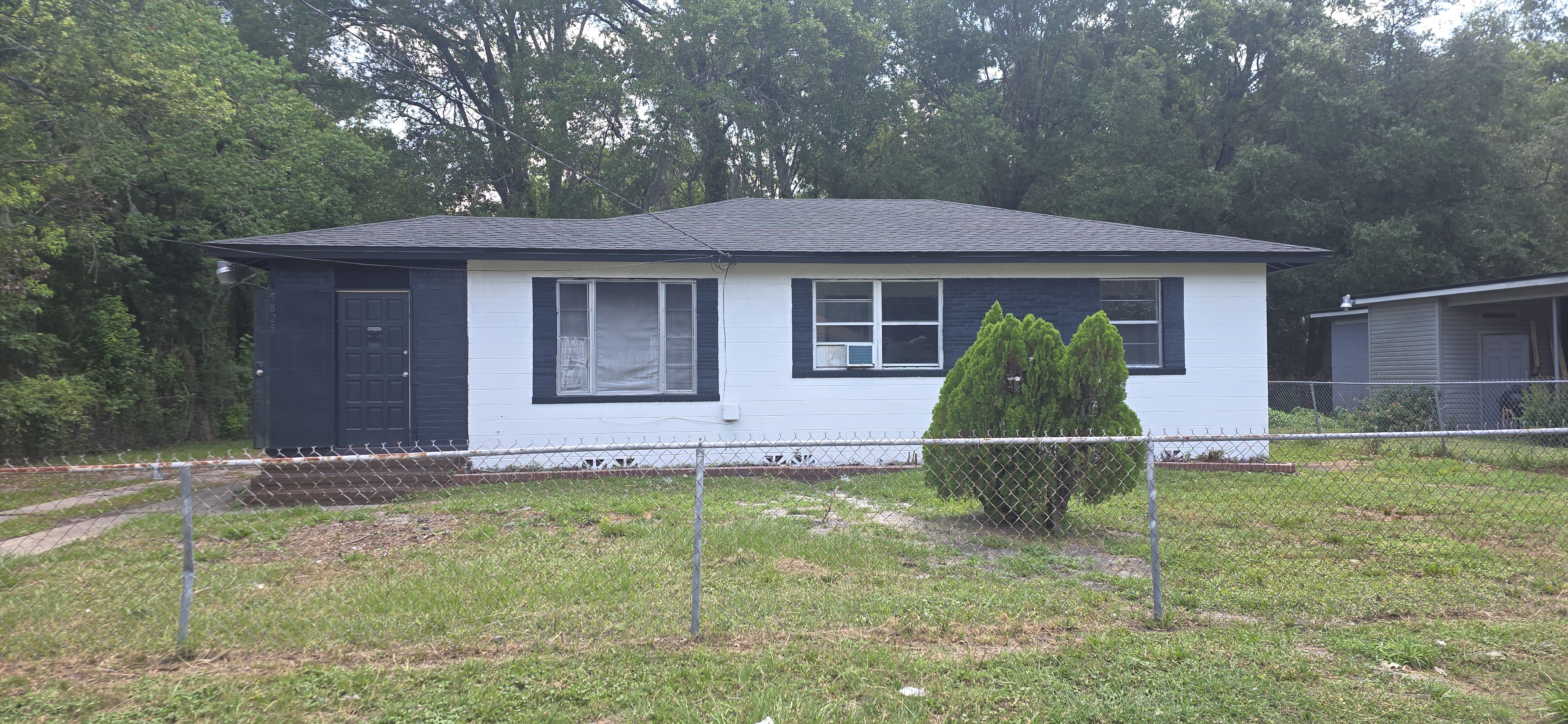 5825 Poitier Dr – photo 1