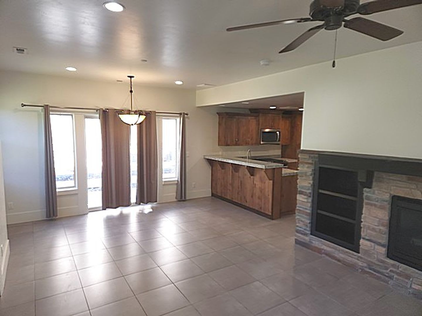 Park’s Edge Townhome with Community Pool & Hot Tub – photo 3