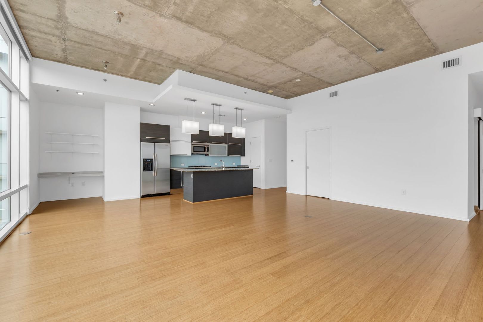 Large Three Bedroom Condo at Terrazzo In The Gulch – photo 3