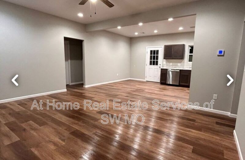 112 W Bluegrass – photo 3