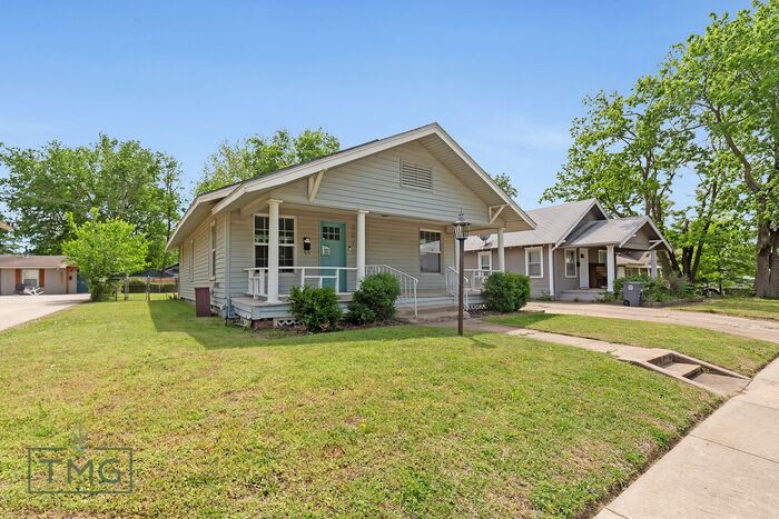 2620 East 7th Street – photo 3
