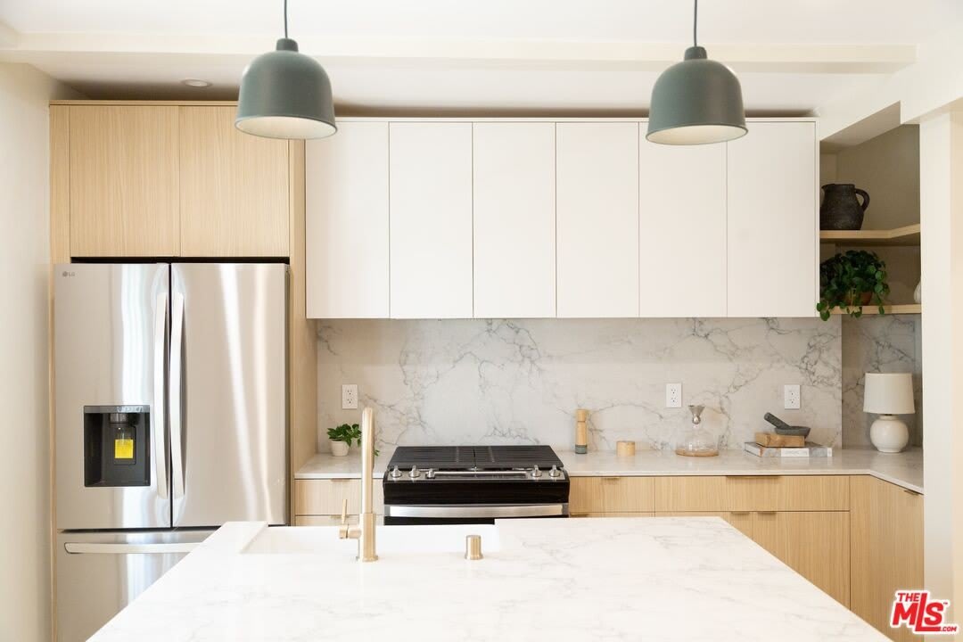 1409 N Hudson Ave – photo 2