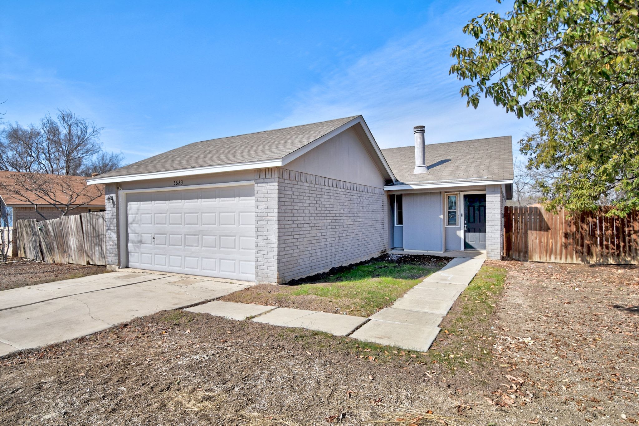 5623 Fountainwood Dr – photo 2