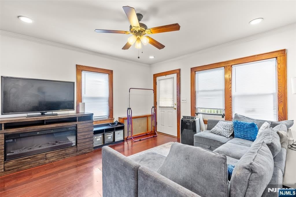 139 Van Avenue – photo 5