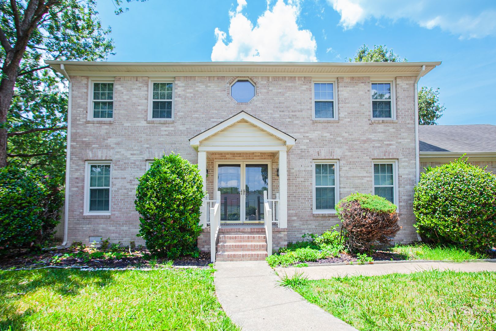 1513 Narbonne Court – photo 1