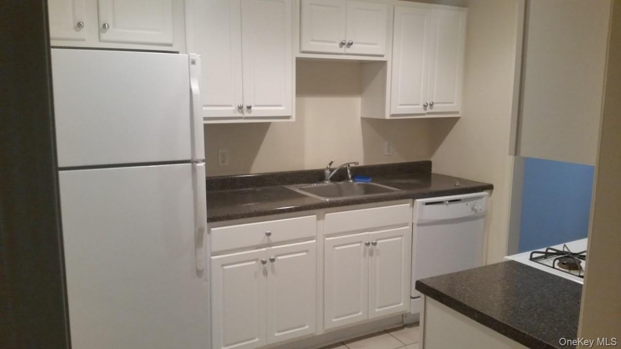 194 E Main Street – photo 3