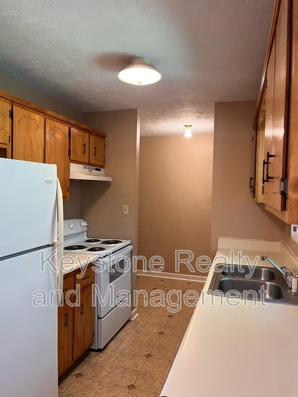 665 Artic Avenue – photo 4