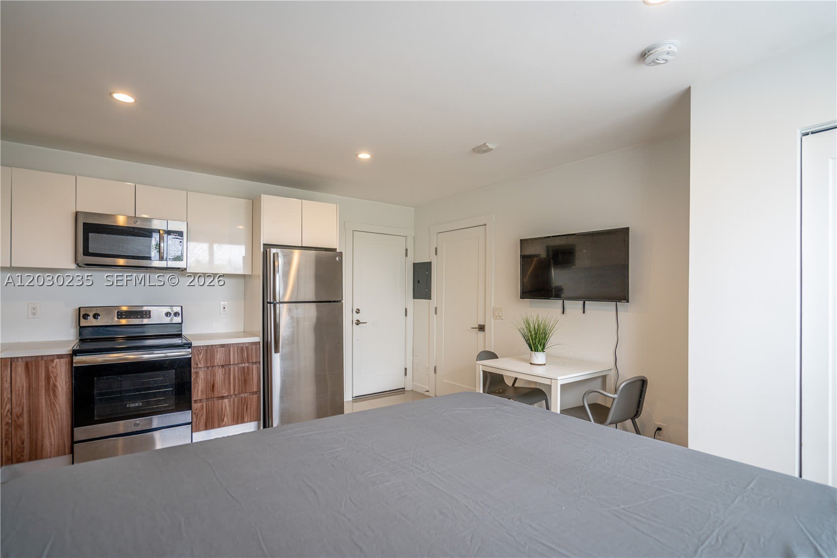 924 Marseille Dr – photo 4