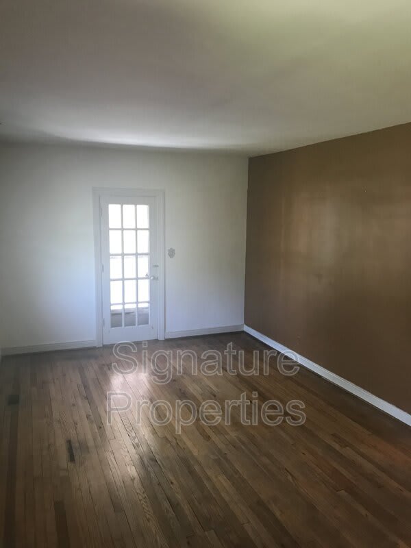 2421 Wedgewood Ave – photo 5