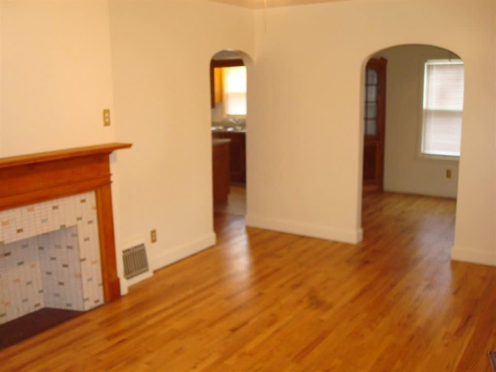 1 750 3 Bedroom 1 Bathroom House Pet Friendly Available For August 1St 2024 Move In – photo 4