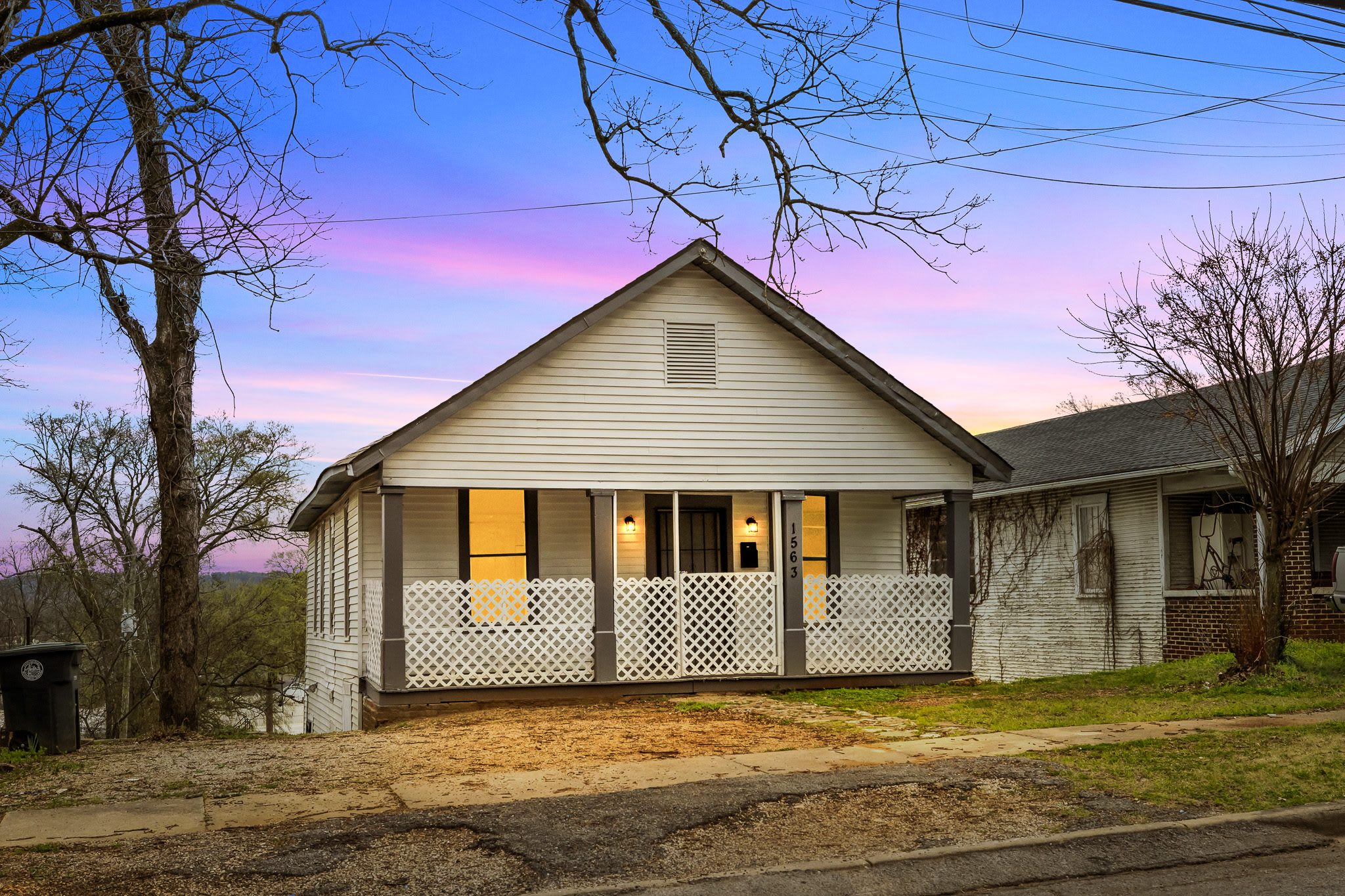1563 Martin Ave – photo 1