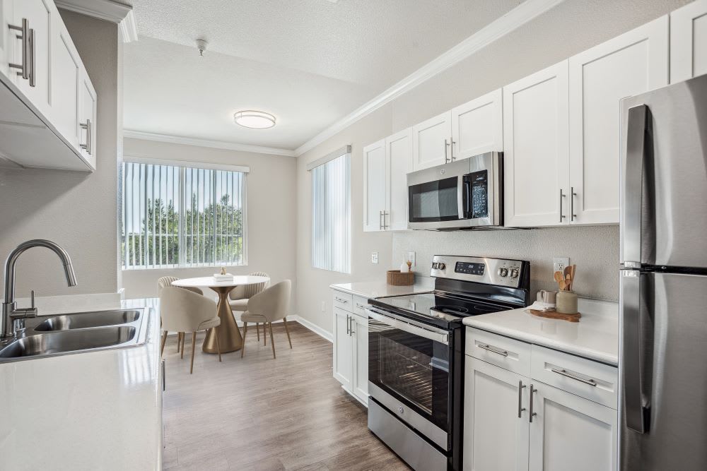 Miramonte And Trovas Apartments – photo 1