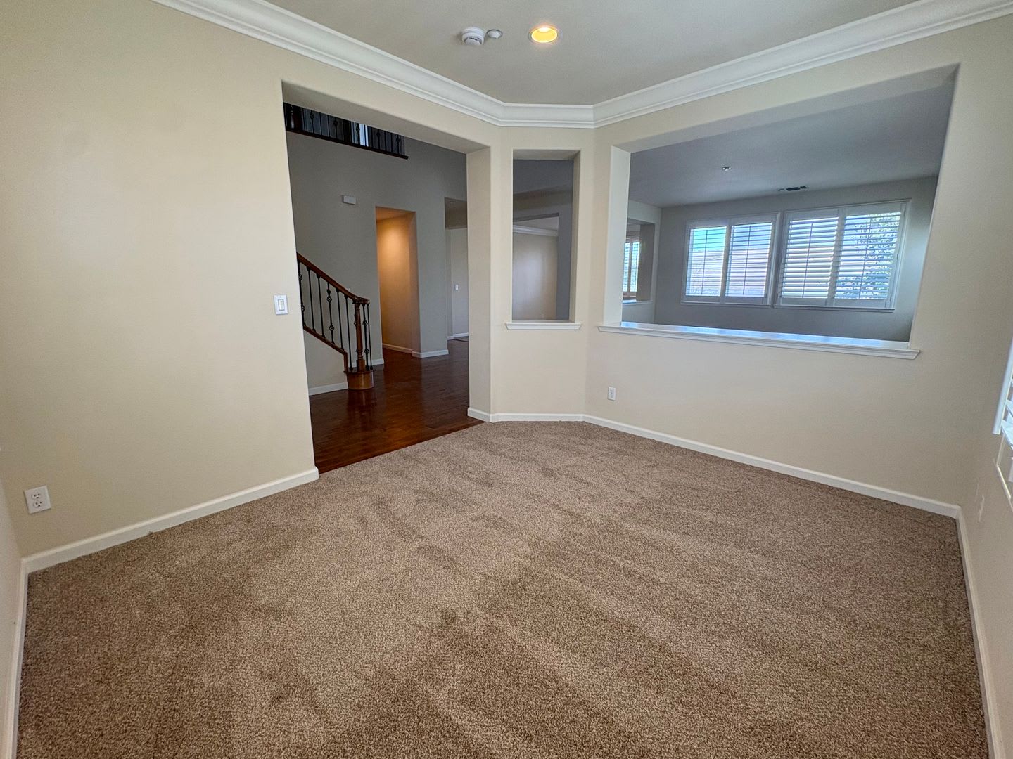 Spacious Shadow Lakes Home – 4 Bedroom 3 Bath – photo 3