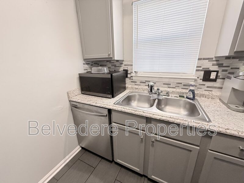 415 N Dudley St – photo 5