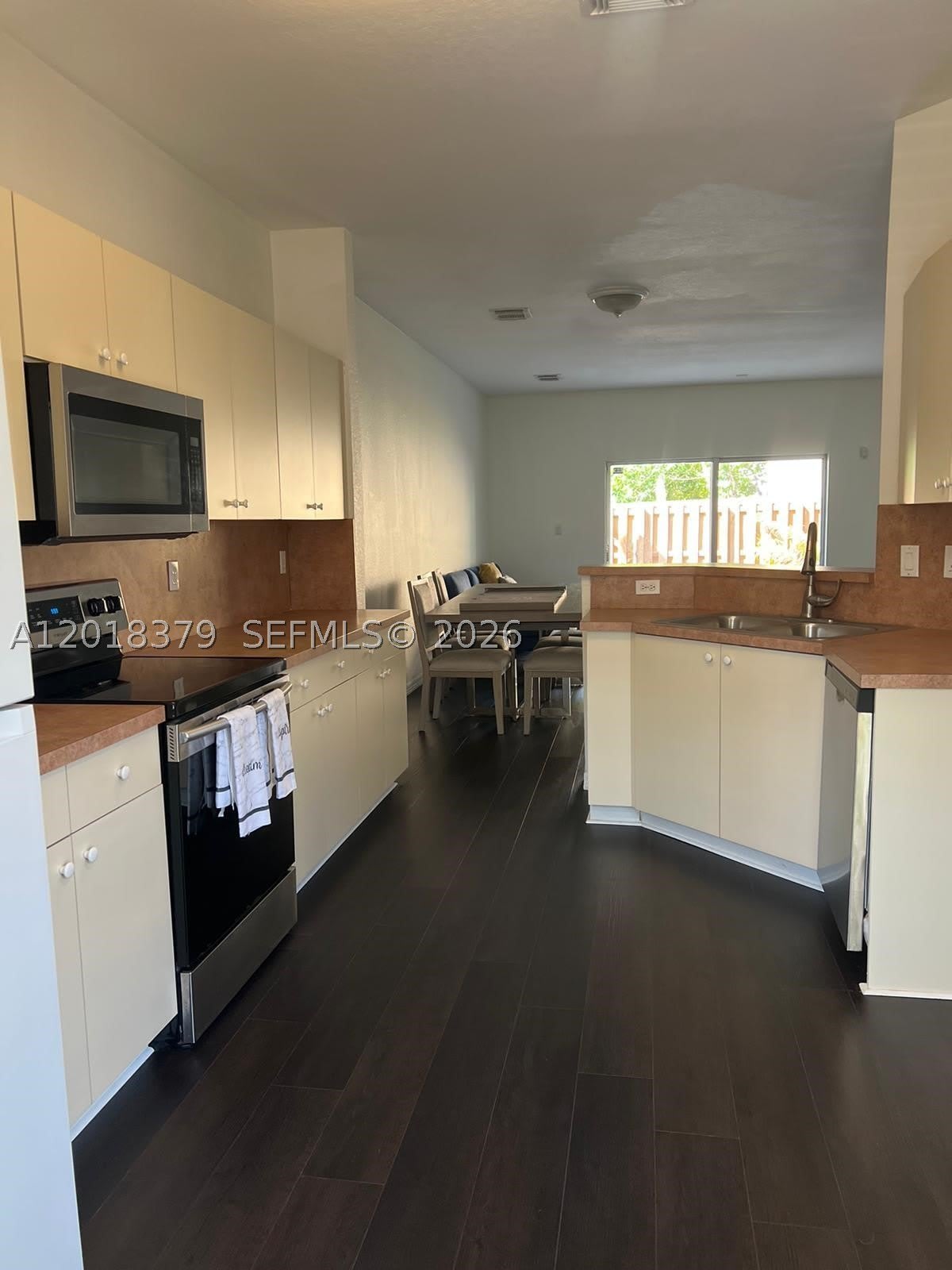 10777 NW 84th Ln – photo 4
