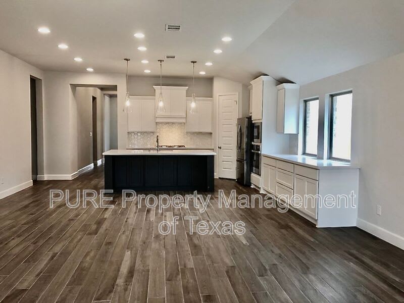 1636 Laverne Mitchell St – photo 3