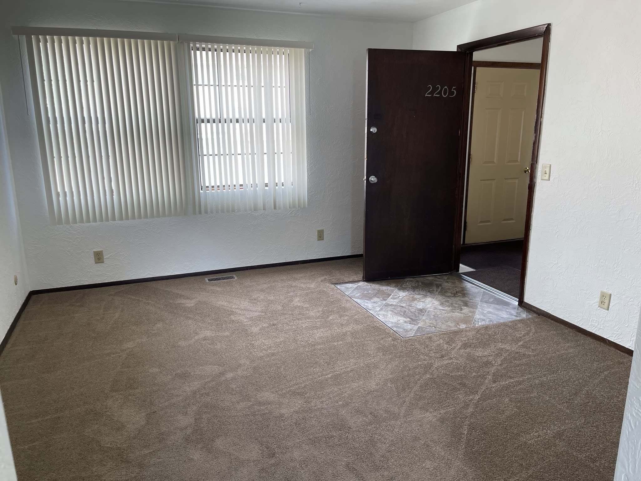 2205 Stoneybrook Rd – photo 4