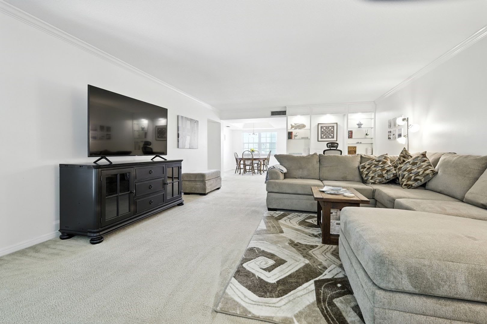 Ocean Towers Direct Beach Access – photo 4