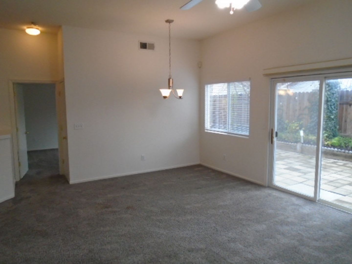 Nice Single Story 3 Bedroom 2 Bath In Davis – photo 4