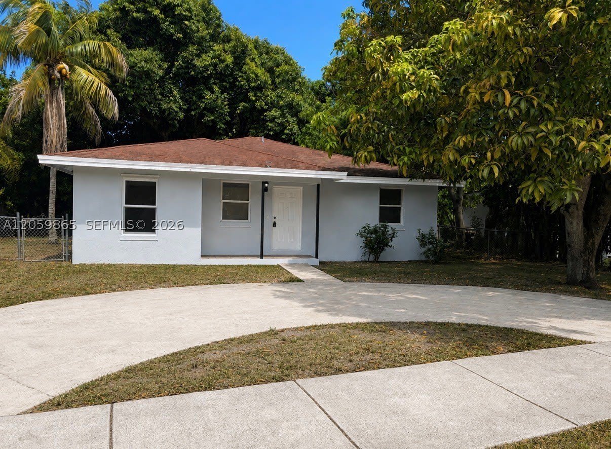5202 NE 14th Ter – photo 1