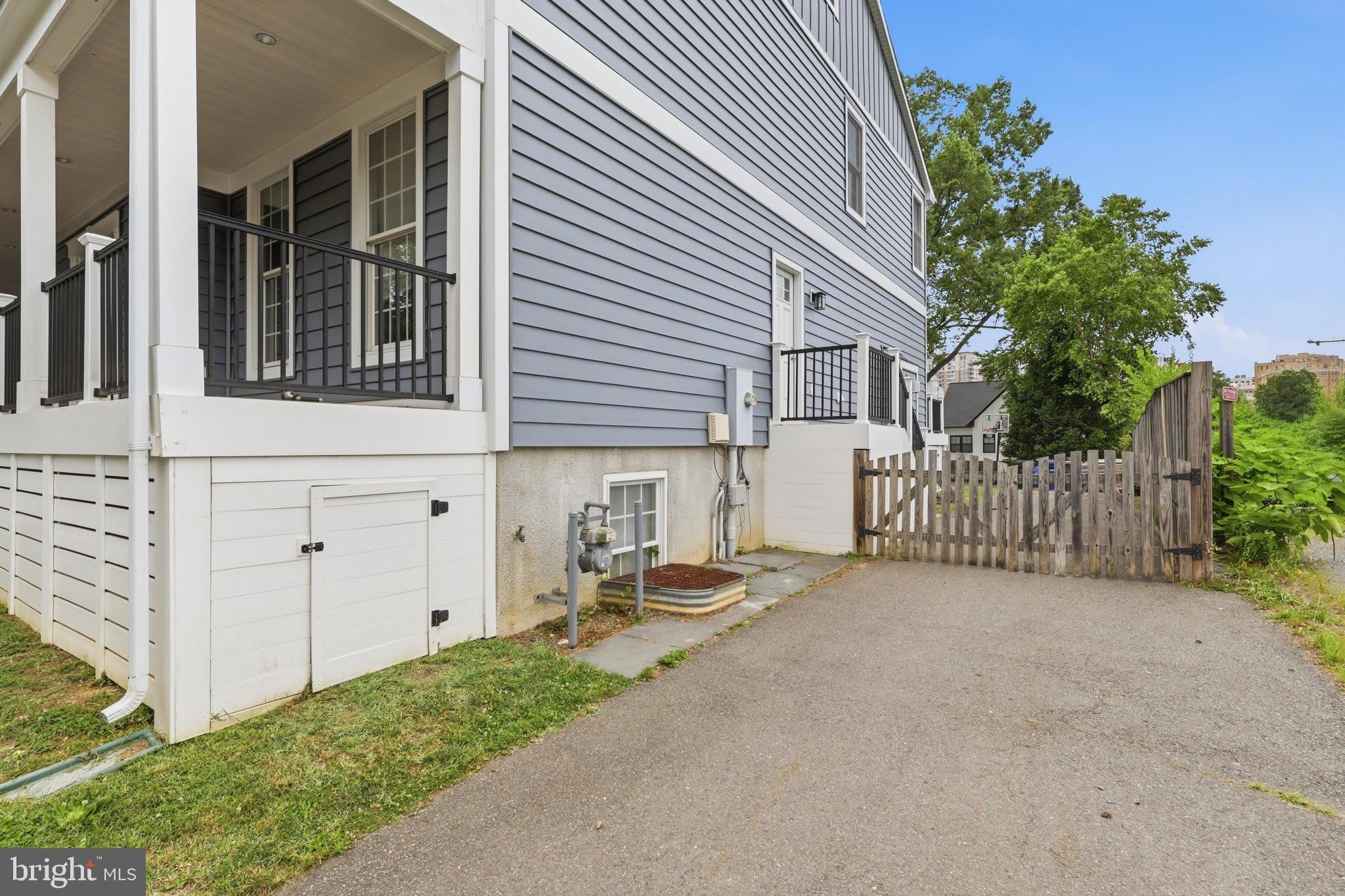 809 N Buchanan Street – photo 4
