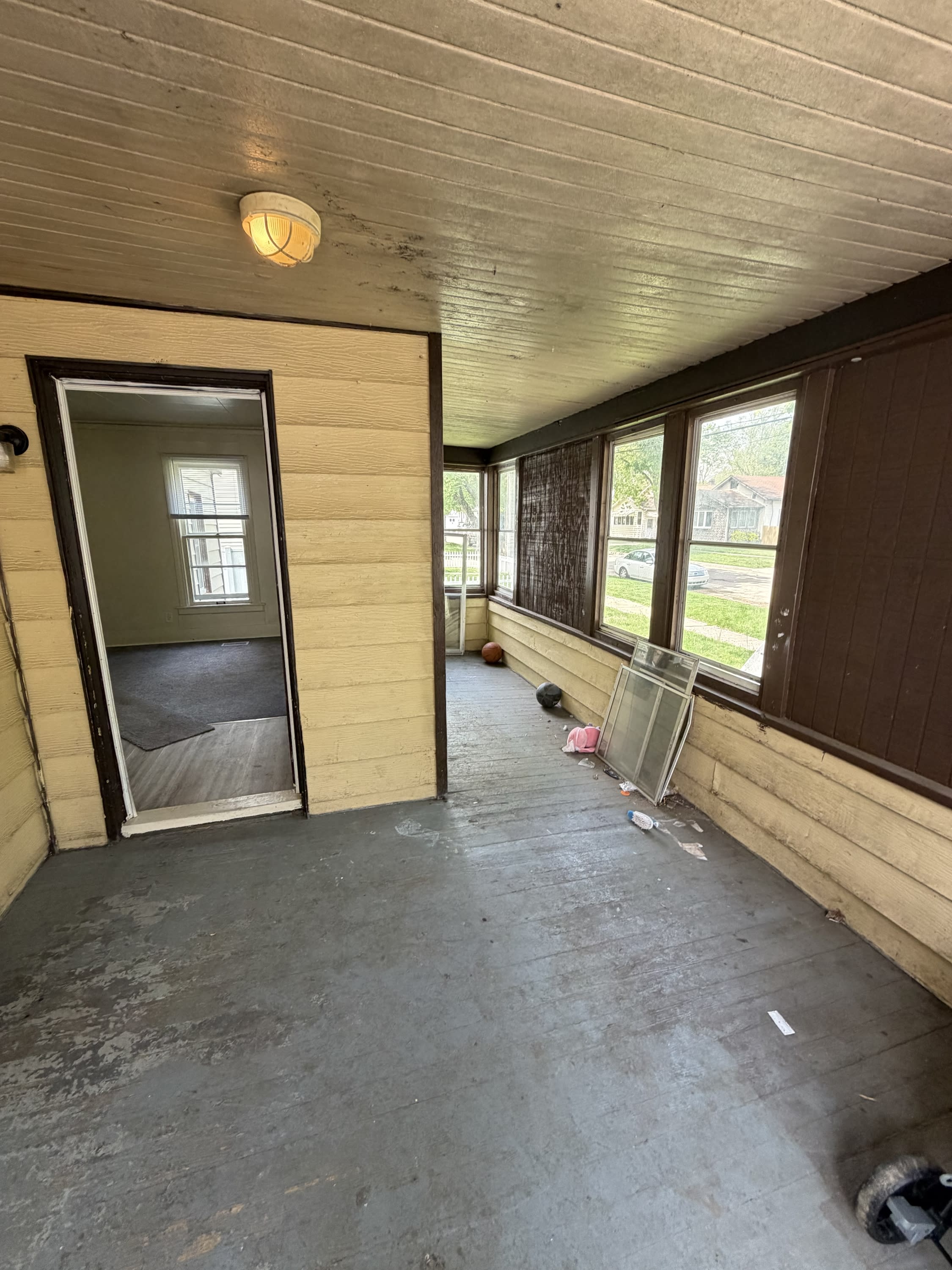 1826 Charles Avenue – photo 2
