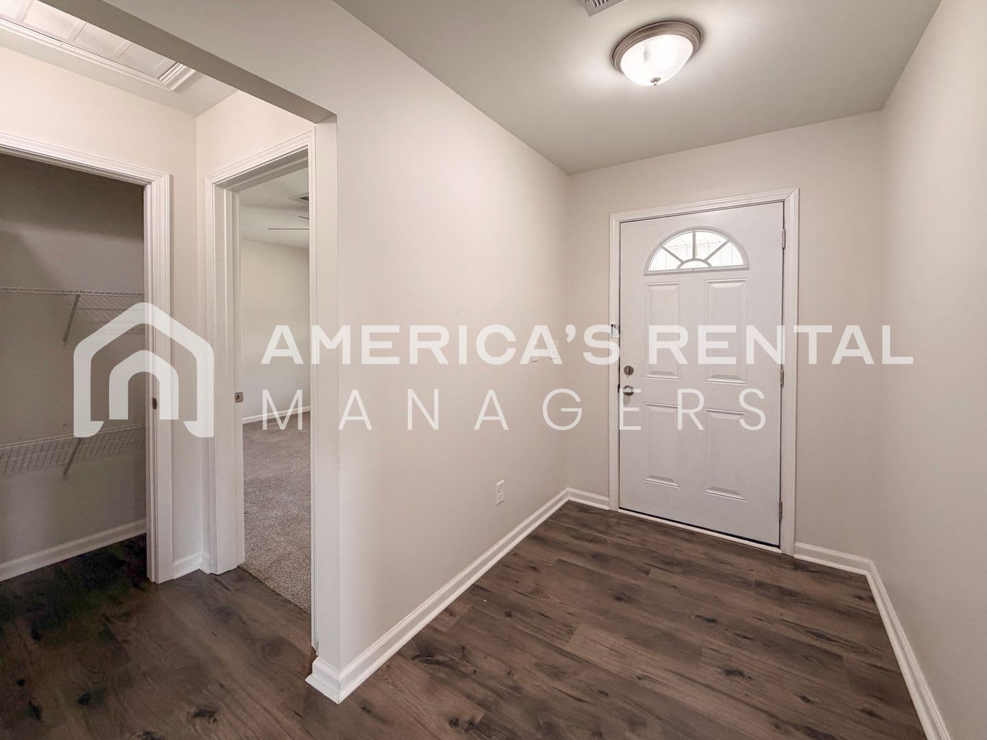 Comfort, Convenience & Style in Burbank Crossing – photo 5