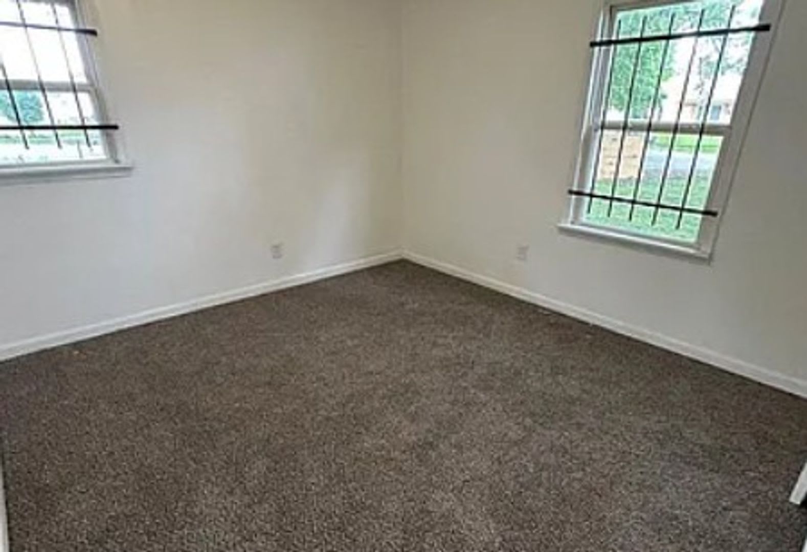For Lease – photo 4