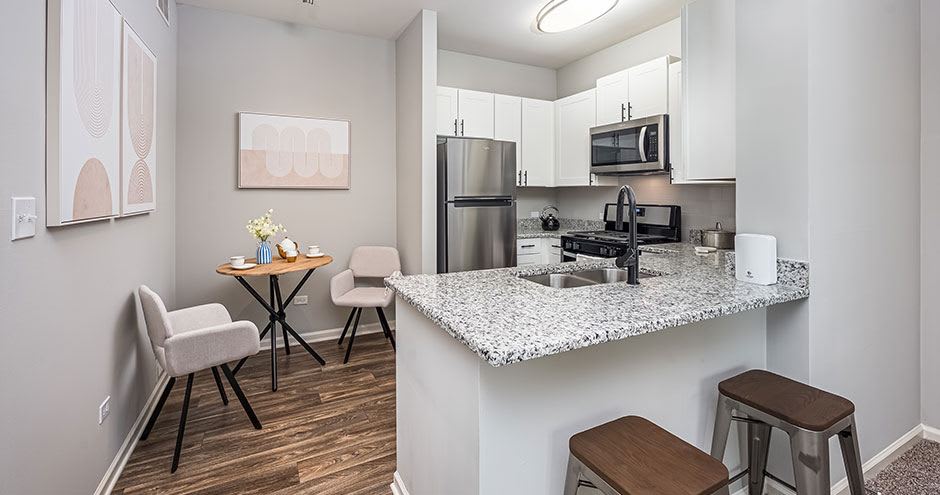 Woodlake Apartments – photo 4