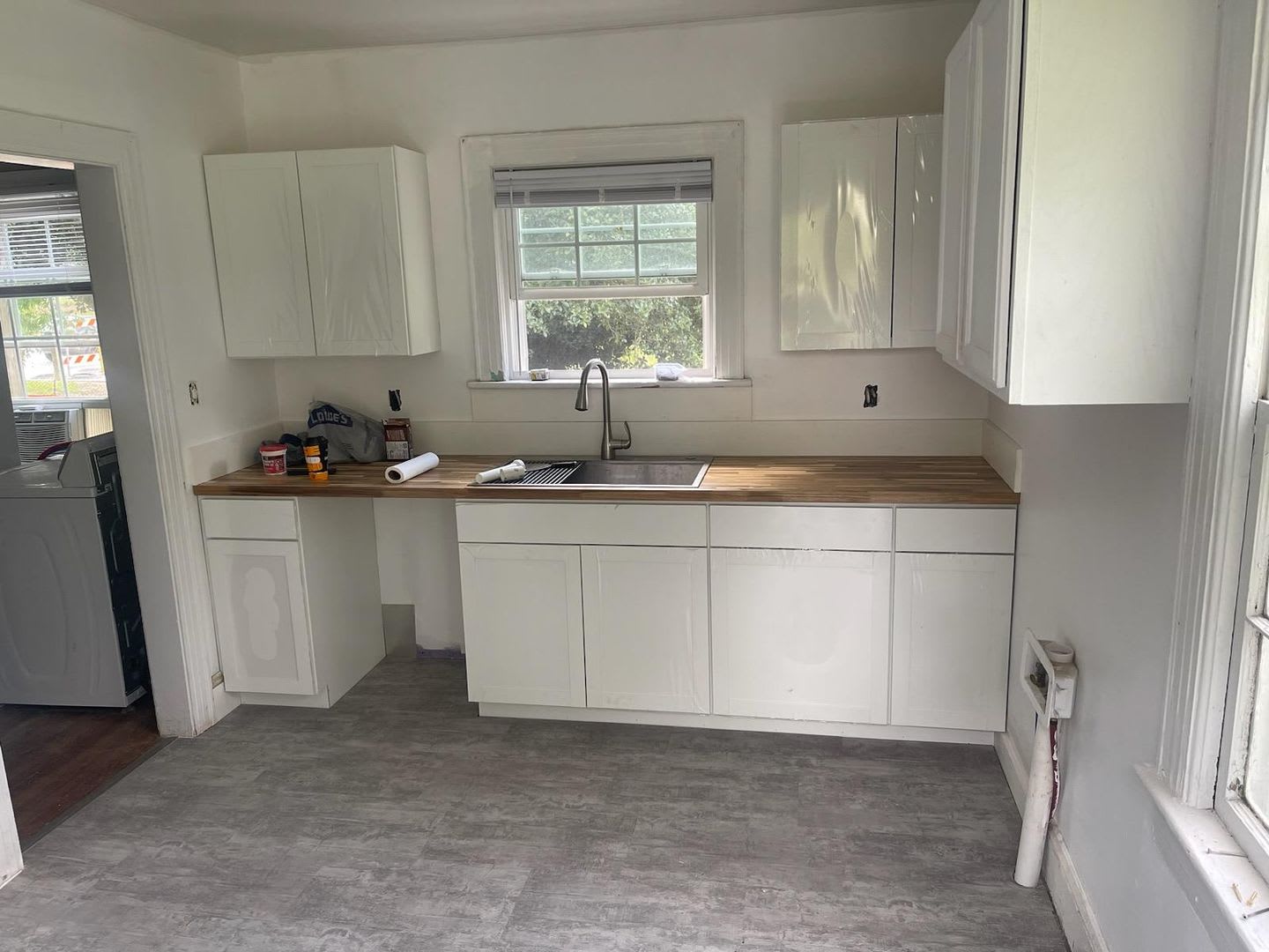 Two bedroom/one bath house near ECU – photo 3